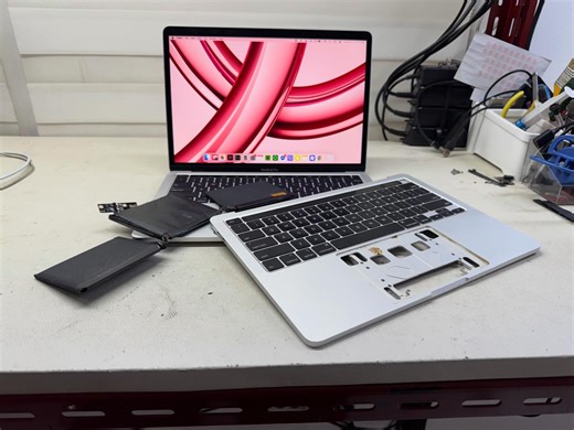 MacServeManila on Instagram: "Macbook Pro A2338 2020 13 inches keyboard topcase replace and battery replace 💻🖥🔨"