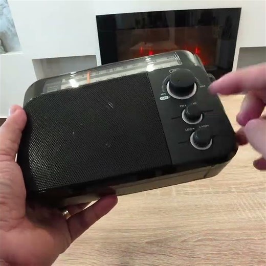 Retekess TR604 – Classic Analog Radio Perfect for Seniors & Beginners