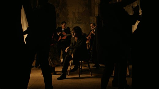 Una pequeña ventana al video de "Abrázame" que ya sale este jueves a las 18:00 hrs. Por cierto están todos invitados a conectarse la red carpet en nuestro canal de Youtube y en Instagram live donde platicaré un rato con quienes gusten acompañarme previo al lanzamiento… Más tarde les comparto la invitación. https://Siddhartha.lnk.to/abrazame_preorder | Siddhartha