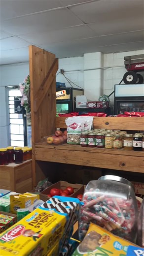 We love our country stores! The stores featured are Roundhill Country Store, Clowers Corner Market and Union City General Store! #myrichmondky #visitrichmondky #richmondky #kentucky #countrystore