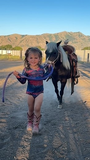 Worth watching till the end..She’s got her little knee pop pose down. 🤣 Rita…our pony, worth her weight in gold. | Shawnee Davis Wolverton