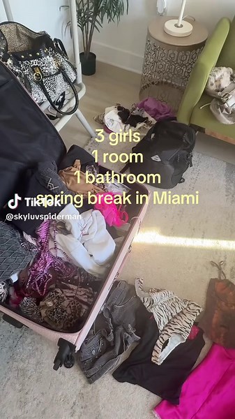 a hot MESS🤩 #springbreak #miami #springbreakmiami #fyp #girlroom | Miami Spring Break