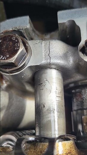 Bmw e34,m20 engine,cylinder head rocker shaft wear n head crack signs.