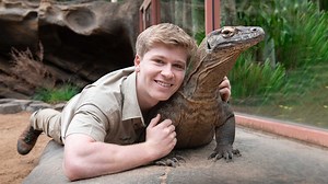 72K views · 5.6K reactions | Join Robert and the biomechanics research team from USC to give us insight into lizard locomotion. Starring our beautiful Komodo dragon, Indah! Australia Zoo is proud to support the University of Sunshine Coast and University of Queensland in their ground breaking research into Komodo dragon morphology. The more we learn about these apex predators, the better we can protect them. | Australia Zoo | Facebook