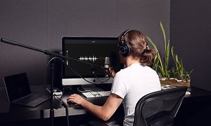 SEE IT: Keanu Reeves stands atop speeding motorcycle in Squarespace Super Bowl commercial — Squarespace