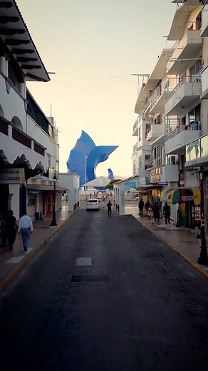 Colima tiene los atardeceres más bonitos de México 😍🌋 ¡Y en Manzanillo se disfrutan mejor! 😎. 👉 @autorentacolima para rentar un auto | Qué Hay En Colima
