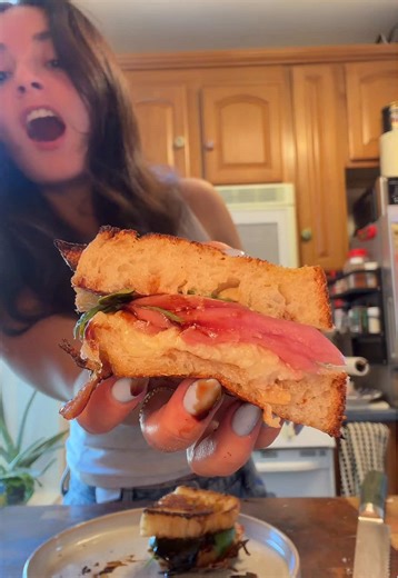 MAKING AN ELOISE GRILLED CHEESE w the picked red onion, roasted garlic & thyme sourdough loaf mmmm can we talk about the cheese pull pls #eloise #sourdoughstarter #sourdough #sourdoughbread #grilledcheese