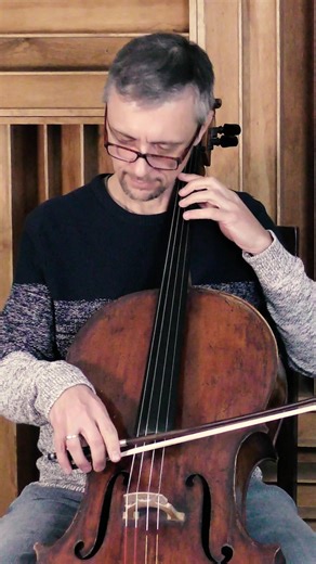 C-major hacks in 30s 🎻⚡ • Full scale in 1 bow = steady tone • 0–1–3–4 on C & G = clean fingers • 4 notes per bow = smooth crossings Try for 3 days & drop your tempo gains! ⏱️ #cellotok #cmajor #scalehacks #bowcontrol #stringplayer #cellistsoftiktok #cellopractice #musiclesson #cellolessons #cellist #celloteacher