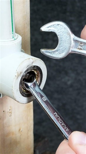 Broken Pipe Thread? Remove It Without Special Tools! #diy #tip #lifehack