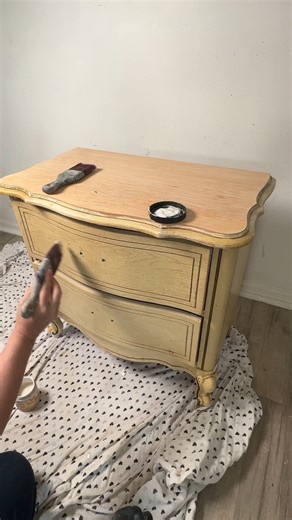 This old furniture gets a pretty makeover!#decoupageart #furnituremakeover | Flip It Furniture