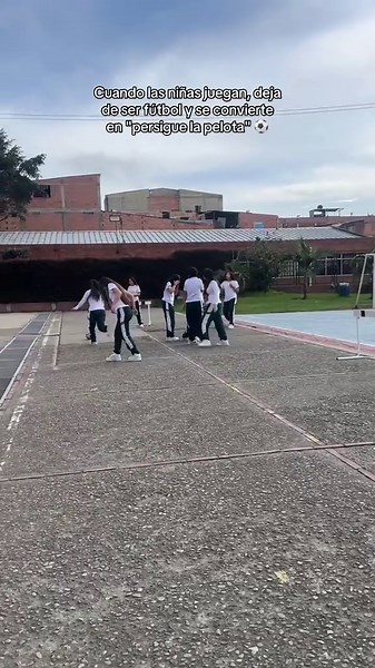 Linda caicedo mira 🤫#fyp #viral #parati #futbol | football