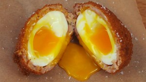 2.1M views · 8.1K reactions | Breakfast in bed? Full recipe: thrl.st/1U6h0x6 Pin it for later: bit.ly/1W72BXK | Thrillist | Facebook