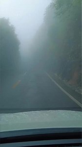 173K views · 3.2K reactions |  Do you know how to drive in the fog? 樂 #cars #cartips #carhacks #drivingsafety #saferydriving #driving #driving101 #drivingtips #drivinglessons #drivinginfog #automobile | Rolly Garcia | Facebook