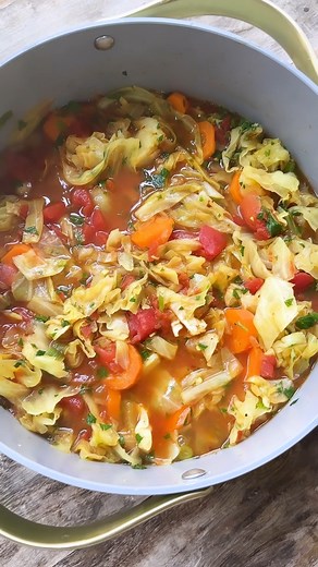 1.7M views · 13K reactions | Recipe 10 of my 30 Day Mediterranean Diet Meal Plan: "Detox" Cabbage Soup! | The Mediterranean Dish | Facebook