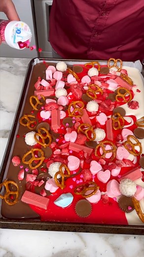 2.3K views | She will love this easy chocolate dessert Lorenzo shows an easy dessert you can make for her and him | Lorenzo's Easy Recipes | Facebook