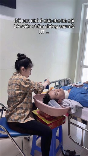 Lúc e trai gặp chuyện mình chưa có con nên mọi việc cũng dễ chăm lo… giờ vừa con nhỏ vừa chồng.. thương con nhỏ ở nhà ko bame thương chồng bệnh sợ ko ai lo cho vợ con. Cố gắng khỏe rồi về nhà với con nha💪❤️ #mebim #xuhuong #giaitri