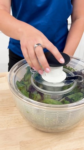 ✨ Fresh, crisp salads have never been easier. The OXO Good Grips Salad Spinner makes rinsing and drying greens a breeze with its smooth, one-handed design. Whether you’re meal prepping or serving at the table, this kitchen staple combines convenience, style, and reliability in every spin. • Soft, non-slip press knob for effortless spinning • Built-in brake button for instant stops • Clear bowl doubles as a sleek serving dish • Non-slip base keeps bowl steady on the counter • Lid comes apart for 