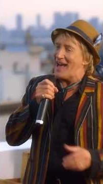 Rod Stewart sings his passionate song Love Is in 2015 pt2
