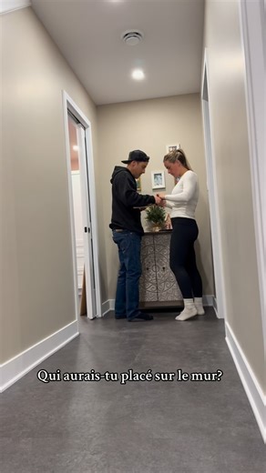 Honnêtement je manquais de cadres pour tout nos personnages préférés. #christmasdecor #christmasmood #livingherbestlife | Véronique Lessard