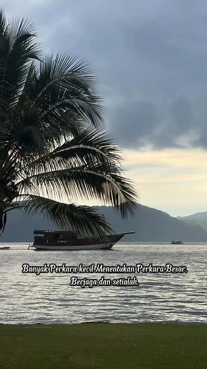 Yakobus 3:4Dan lihat saja kapal-kapal, walaupun amat besar dan digerakkan oleh angin keras, namun dapat dikendalikan oleh kemudi yang amat kecil menurut kehendak jurumudi. #bibleverse #jesus #jesuslovesyou | Benny Silitonga