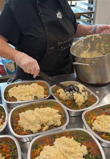 It’s freezing out today! Cold weather always makes me want a warm and cozy meal like Shepherd’s Pie. Stop by the bakery today and grab one of our take and bake meals! #heidisbakery #knoxvilletn #knoxvillebakery #knoxville