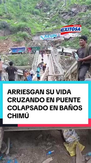 🔴🔵 POBLADORES CRUZAN ENTRE ESCOMBROS TRAS COLAPSO DE PUENTE Ante la falta de un puente provisional, pobladores del sector Baños Chimú, en Cascas, arriesgan sus vidas al cruzar los restos de un puente colapsado para trasladar alimentos y productos. Los ciudadanos realizan trasbordos y caminan entre los escombros para poder pasar de un lado a otro, mientras esperan la intervención de las autoridades. #ExitosaTrujillo #ExitosaNoticias #Exitosa #LaLibertad #Emergencia
