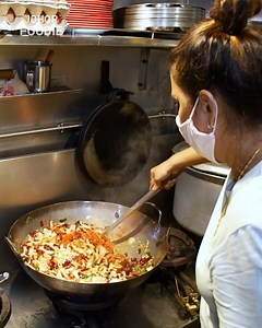 Making the famous Masala Thosai @ Tampines 🔥 📍 Rajarani Thosai (Tampines Round Food Centre, 01-33) | Singapore Foodie