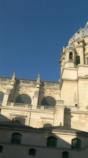 11K views · 547 reactions | Backstage at Victoria Beckham Autumn Winter 2023 show. See every look from the show at VictoriaBeckham.com > https://bit.ly/Discover_VBAW23 | Victoria Beckham | Facebook