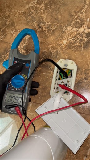 ⚡️Electric shower not heating up. The problem isn't always the heating element.