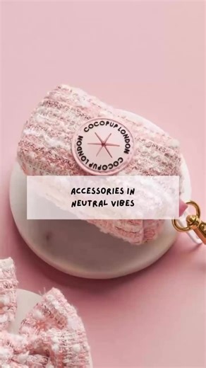 The perfect dog accessories for those who adore neutral vibes. #the_styled_dog #dogstyle #dogmomlife #dogfashion #dogaccessories