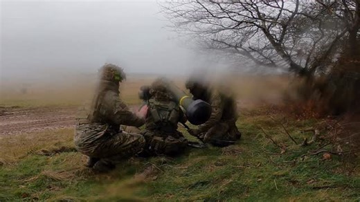 Dragoons from the The Light Dragoons firing the Javelin Anti-Tank weapon. To find out more about this historic regiment please visit: https://www.army.mod.uk/light-dragoons/ #armyjobs #lightcav #britisharmy #javelin #FindandDestroy | Royal Armoured Corps