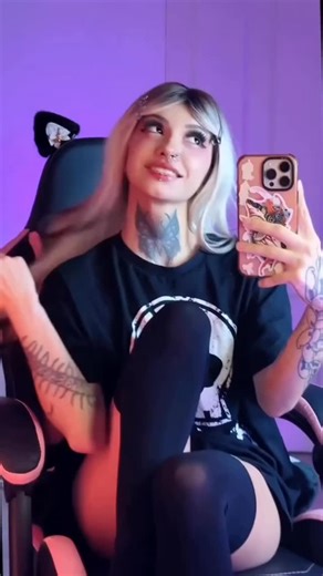 21,🇺🇲 on Instagram: "💀日本正在研发智能交通系统，结合摄像头、激光雷达和AI算法来分析路面行人、车辆流量以及交通模式。系统会实时调节红绿灯和限速指示，避免拥堵和交通事故。每天成千上万的车辆受益于这种自动化管理，尤其在繁忙的涩谷车站周边，高峰时间的通行效率得到了显著提升，同时汽车燃油消耗和尾气排放也得以降低，为城市环境改善提供了支持。 #日本 #交通 #人工智能 #智慧"