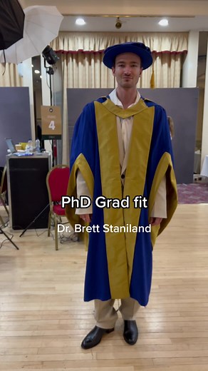 The full PhD graduation gown. Topping off nearly 10 years at Uni with the prestigious silly hat. Can’t quite believe I’ve finally finished my studies, huge thanks to all friends & family who’ve supported me along the way ♥️ and the folks online who have supported me too 💜 • •#phd #twinbrett #graduation #universitylife #phdstudent #phdgraduate #graduationoutfit #outfitoftheday #coventryuniversity #covuni #gradoutfit #fashionlook #outfitinspo #university #loveislanduk #dr #loveisland