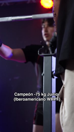 Julian Suesca | Coach | Atleta de powerlifting on Instagram: "PORFIN EL MEET RECAP DEL IBEROAMERICANO WRPF 2025 🇨🇴 Campeón iberoamericano -75 junior 🥇 Tercer puesto -75 Open 🥉 Tercer puesto absoluto junior 🏆 Sq 245kg(récord iberoamericano junior) Bp 150kg Dl 245kg Bw 71.9 (lo más impresionante de la competencia probablemente gracias a @andres_powernutrition ) Solo tengo palabras de agradecimiento para todas las personas que me han apoyado en este camino desde una palabra hasta lo más grande