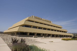 Chet Holifield Federal Building - Alchetron, the free social encyclopedia