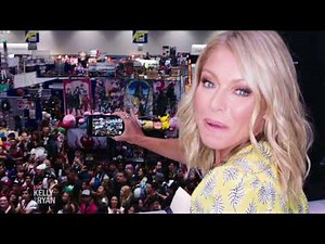 Kelly Goes to San Diego Comic Con for the "Riverdale" Panel