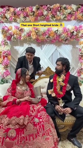 That one short heighted bride 💖