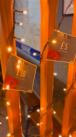 Say Merry Christmas with coffee and cake at The Bank Cafe 🎄🎁 | Bank Cafe