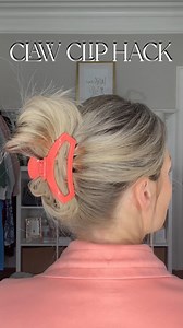 96K views · 3.6K reactions | If you struggle to make your fine or thin hair look fuller in an updo, this simple claw clip trick can give it a thicker, more voluminous look. I definitely recommend using a thin rubber band, preferably clear if you have them so it won’t show if your clip is open like mine! | The HAC Life with Mandy Sims | Facebook