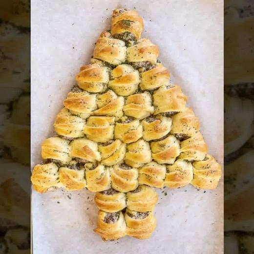 These MAPLE SAUSAGE & CREAM CHEESE CRESCENTS are an easy and festive holiday breakfast or appetizer! Only 4 ingredients! Can make sausage mixture ahead of time and bake crescents when ready to serve! FULL RECIPE--> https://www.plainchicken.com/2018/11/maple-sausage-and-cream-cheese-crescents.html | Plain Chicken