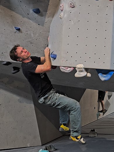 Effortless Bouldering Flow for Advanced Climbers