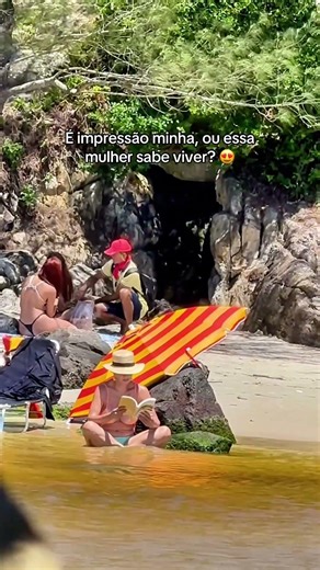 Women who know how to enjoy their solitude 😍❤️