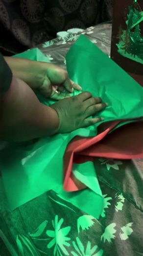 How to put tissue paper in gift bag