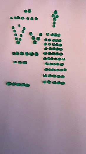 #emerald #colombianemerald #vividgreen #muzogreen #jewelry #finejewelry #luxury #colombia #gemstones #colombianemeralds #emeralds #jewelry #bogota #colombia #bestofcolombia #luxury #diamonds #jewellerydesign #europe #green #love