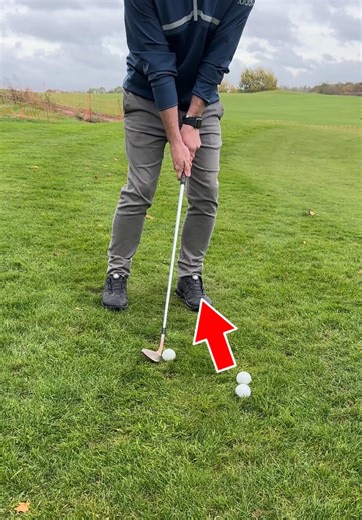 This Setup Fixes Most Chipping Problems… A simple, stock chip setup I use with a lot of golfers. Ball position ✔️ Clubface slightly open ✔️ Quiet wrists to build confidence ✔️ This isn’t about fancy shots — it’s about having something you can trust around the greens. #g#golfg#golfcoachs#shortgameg#golfpracticegolfimprovement