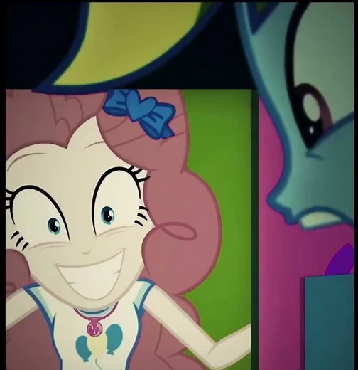Rainbow dash got jump scare by pinky pie