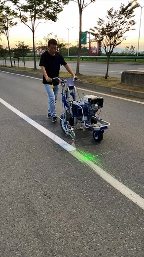 professional road marking equipment manufacturer WhatsApp 8618451900499 | 李晓峰