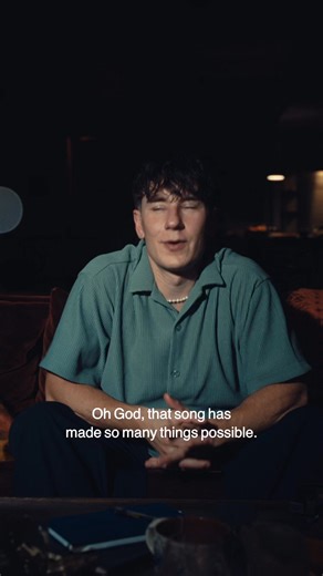 55 reactions | BUNT. tritt erstmals als Dirigent in den Kreis des Orchesters und erweckt „Clouds“ gemeinsam mit dem Babylon Orchester Berlin zu neuem Leben. Im Fokus stehen die Emotion hinter jeder Note und das Zusammenspiel, das über das Sound System von Sonos besonders intensiv erfahrbar wird. Folge 3 erscheint am 29.01. | Rolling Stone | Facebook