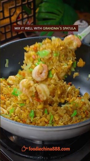 EASY CHINESE EGG FRIED RICE RECIPE #recipe #cooking #chinesefood #eggfriedrice #friedrice #rice #egg