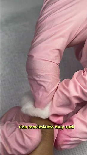 You don't know how to remove nail polish 😱